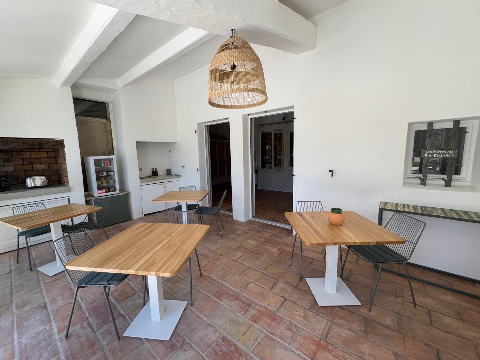 La Cle Des Champs, Boutique Hotel & Spa - Le Mas De Garrigon Roussillon  Exterior photo