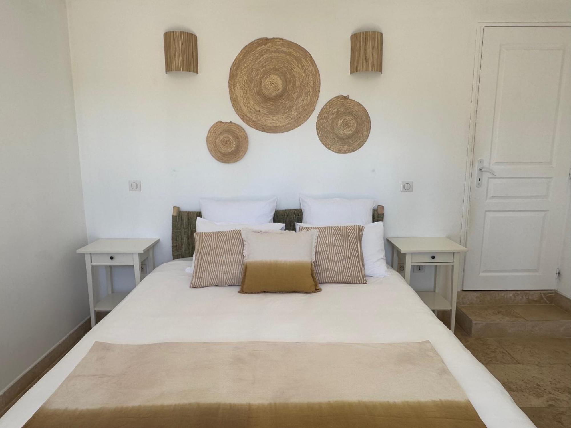 La Cle Des Champs, Boutique Hotel & Spa - Le Mas De Garrigon Roussillon  Exterior photo