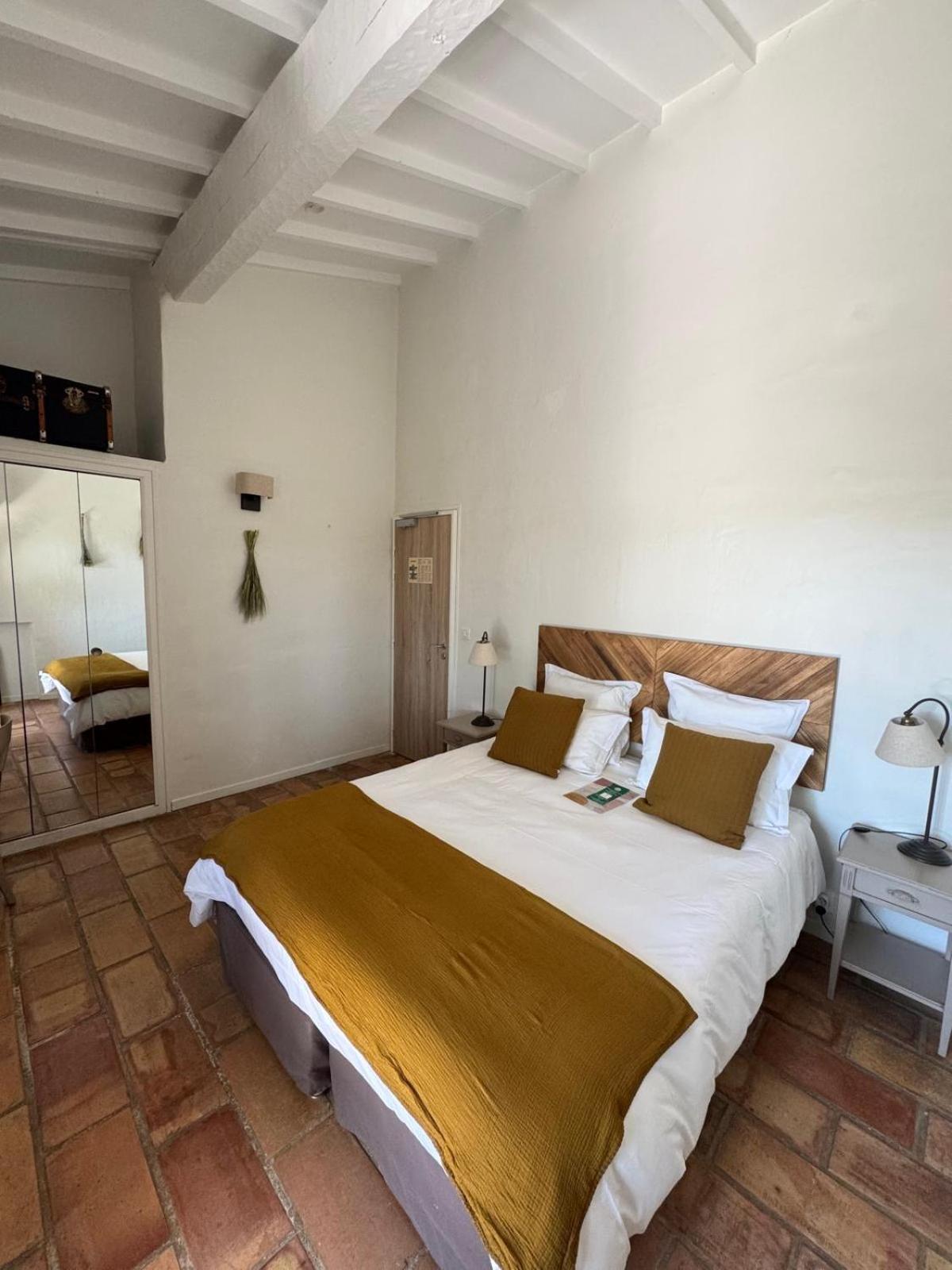 La Cle Des Champs, Boutique Hotel & Spa - Le Mas De Garrigon Roussillon  Exterior photo