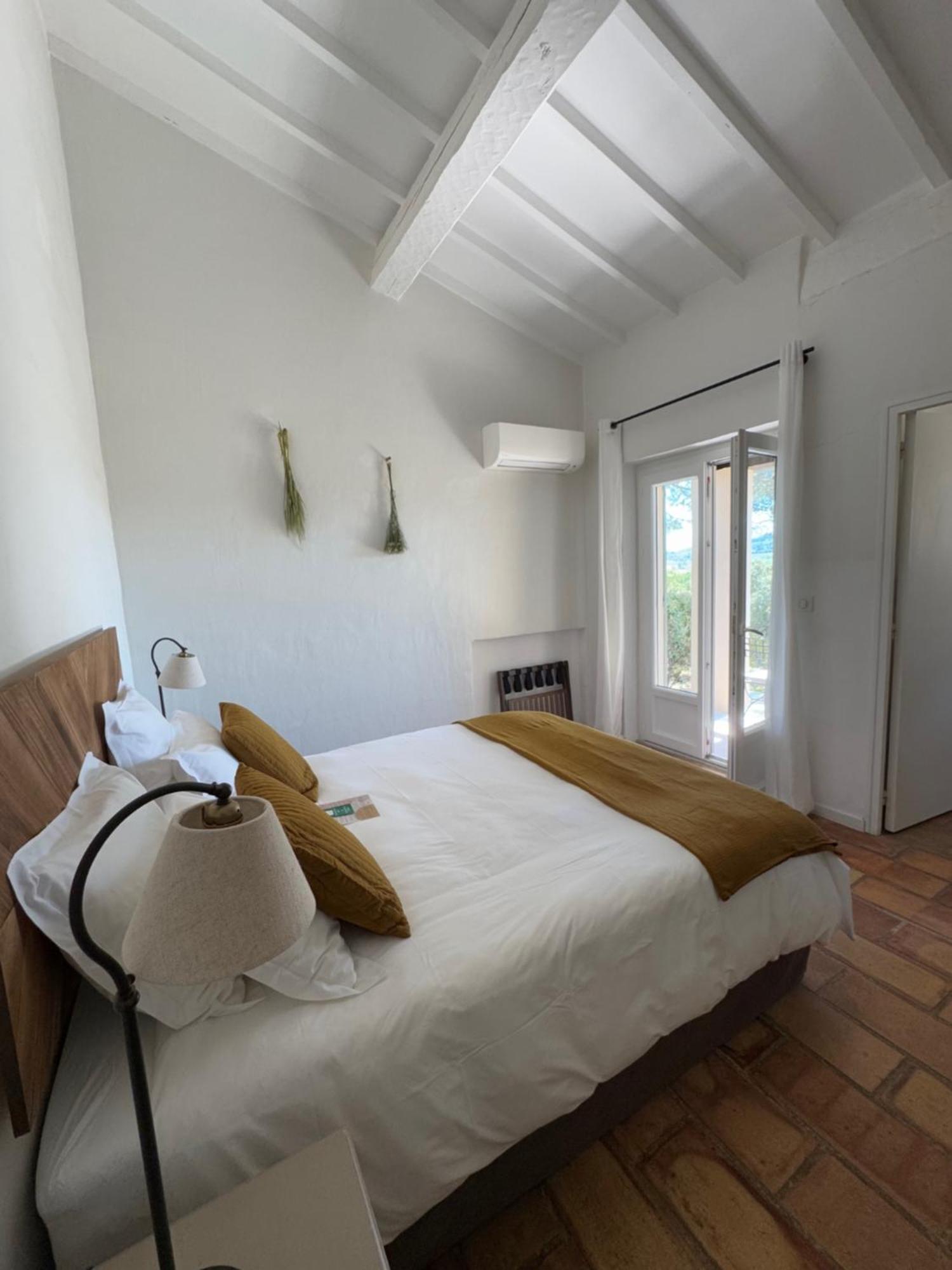 La Cle Des Champs, Boutique Hotel & Spa - Le Mas De Garrigon Roussillon  Exterior photo