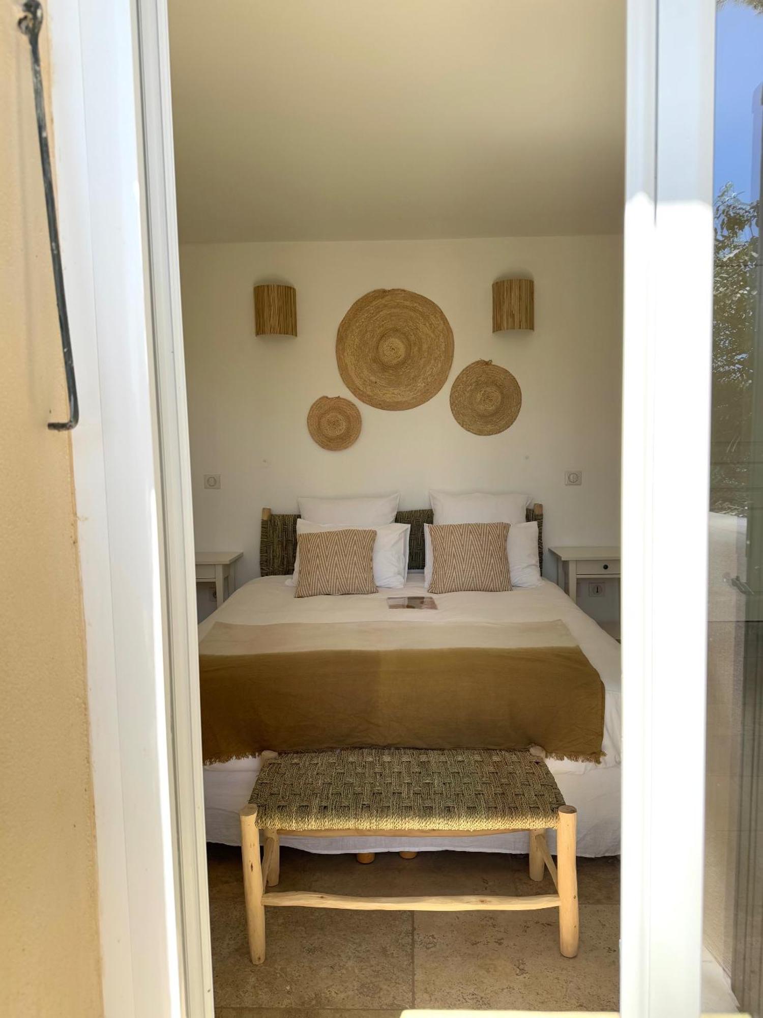 La Cle Des Champs, Boutique Hotel & Spa - Le Mas De Garrigon Roussillon  Exterior photo